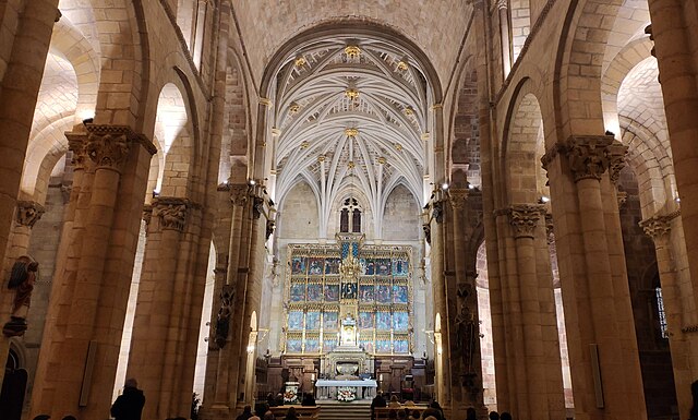 Monumentos de León Interior de la Colegiata de San Isidoro de León