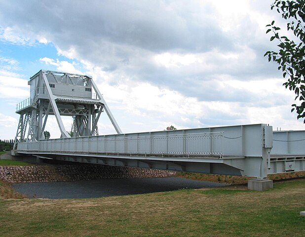 618px-PegasusBridge_museum