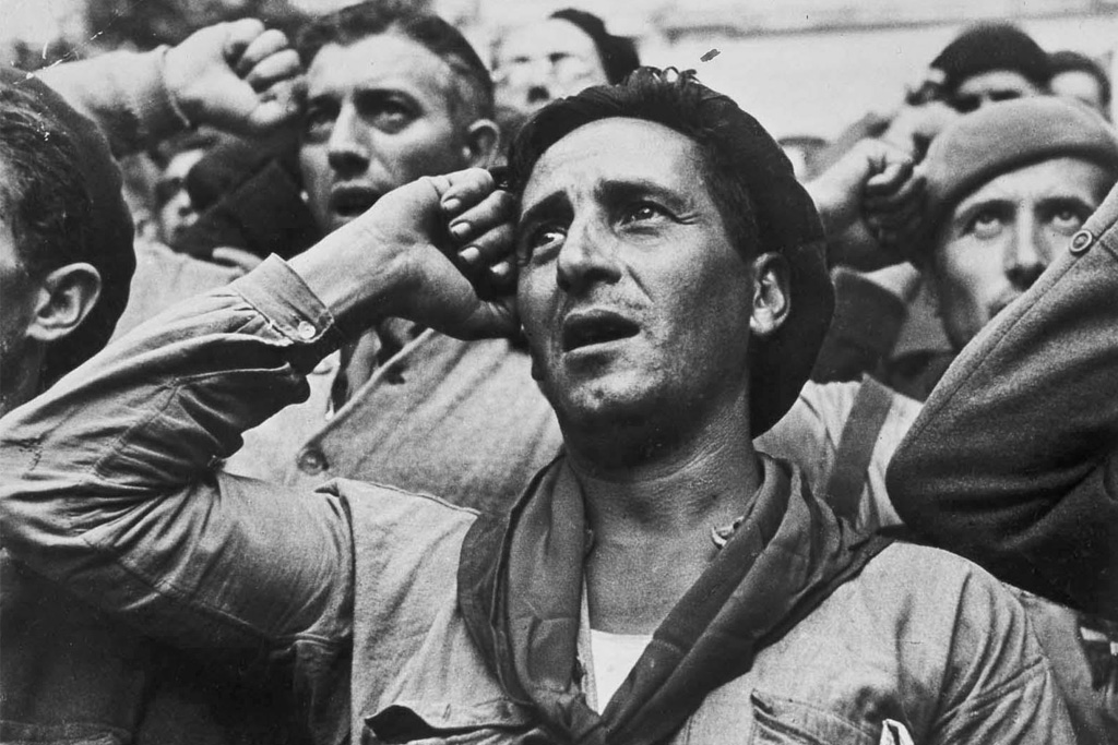 Despedida de las Brigadas Internacionales. Octubre 1938, Barcelona. Foto: Robert Capa