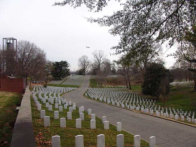 640px-Arlington_National_Cemetery_2012