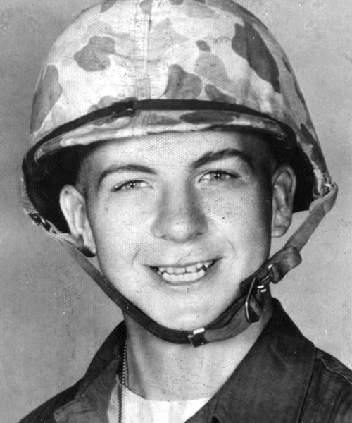 Lee_Harvey_Oswald-USMC