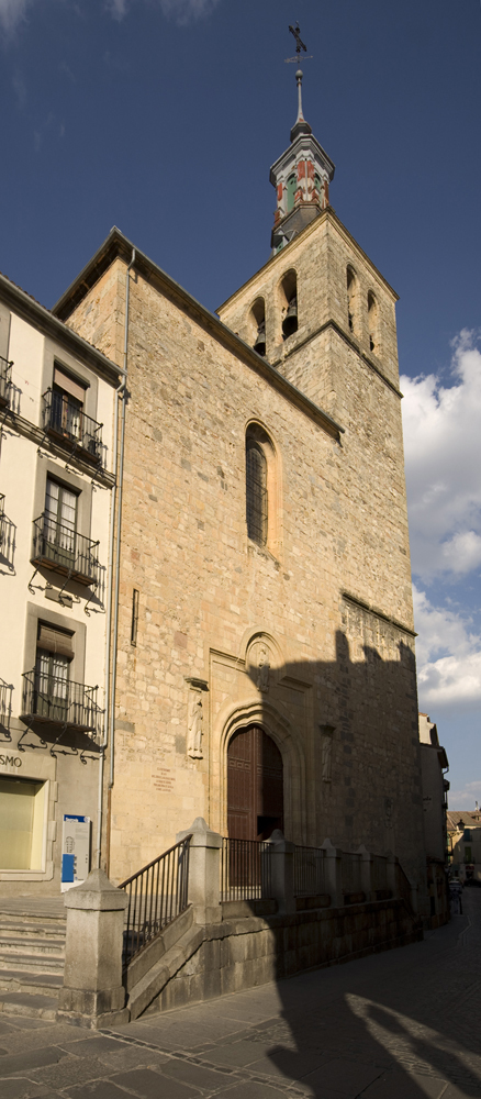 Iglesia de San Miguel Segovia De PMRMaeyaert - Trabajo propio, CC BY-SA 3.0, https://commons.wikimedia.org/w/index.php?curid=17518320 polmayer@yahoo.es