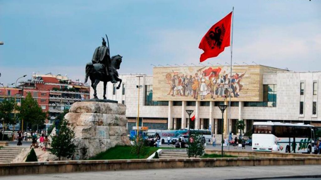 Blloku barrio de tirana